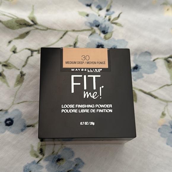 Fit Me Loose Finishing Powder 0.7 OZ/20g - Picture 2 of 3